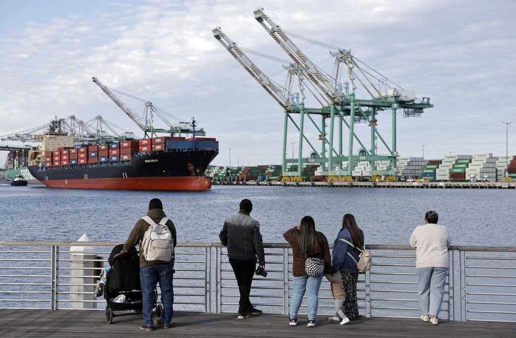 US Businesses Receive Billions in Tariff Refunds While Consumers See Minimal Relief