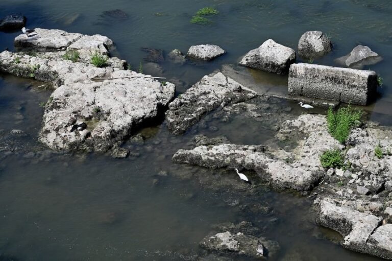 Severe Drought in Rome Reveals Ancient Ruins of Nero’s Bridge in Tiber River