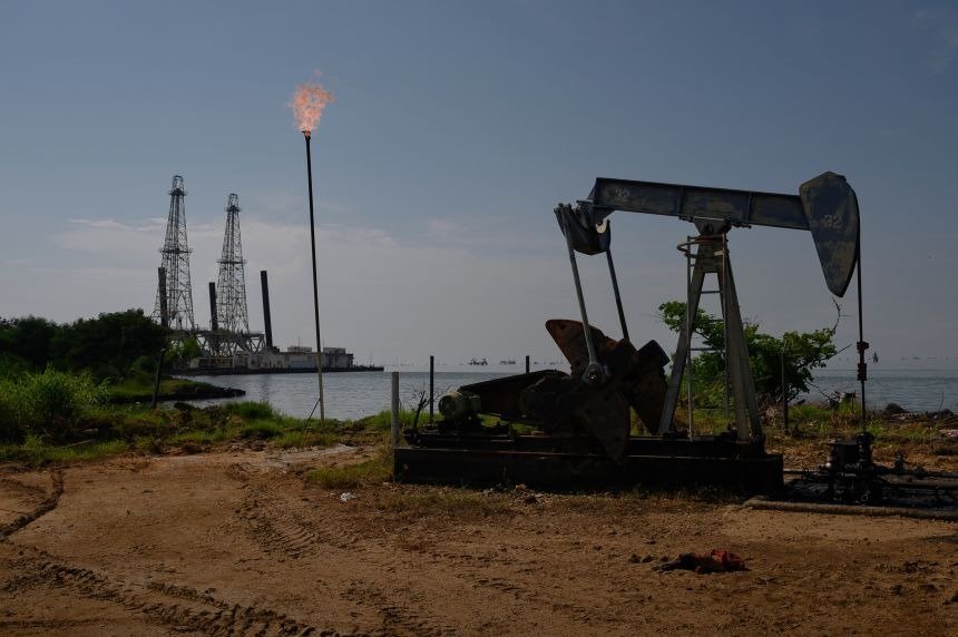 President Trump Announces Major Oil Agreement Securing Control of Venezuelan Reserves