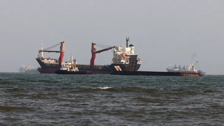 Strait of Hormuz Standoff: US-Iran Peace Talks Remain Deadlocked