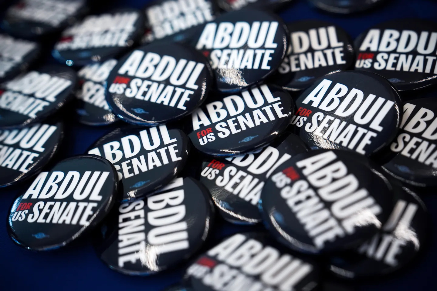 US Primary Results Reveal Deep Democratic Divisions and Mixed GOP Performance