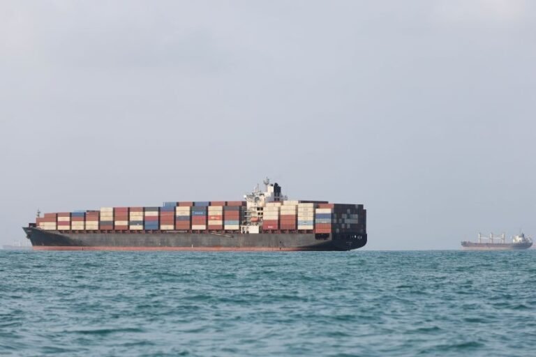 Strait of Hormuz Standoff: Assessing Trump’s Claims of Total US Control