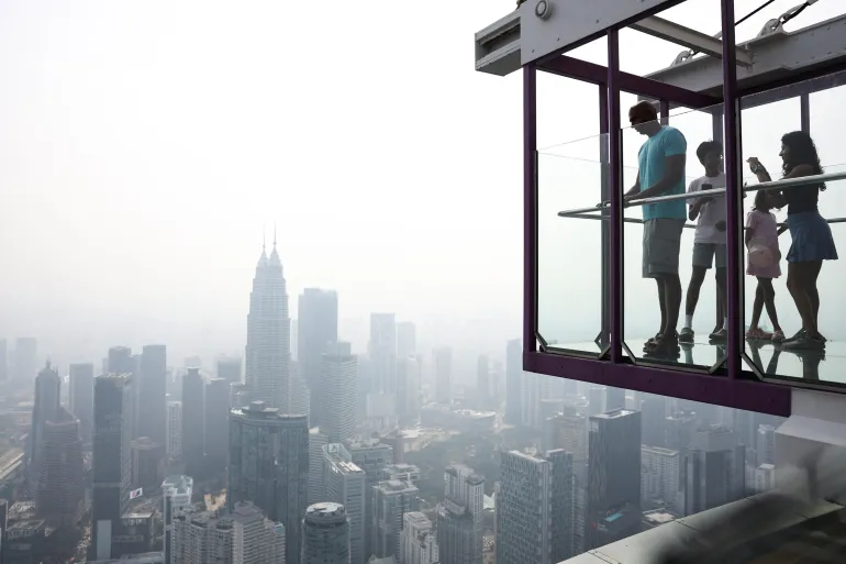 Toxic Haze from Indonesian Fires Triggers Health Crisis Across Malaysian Borneo