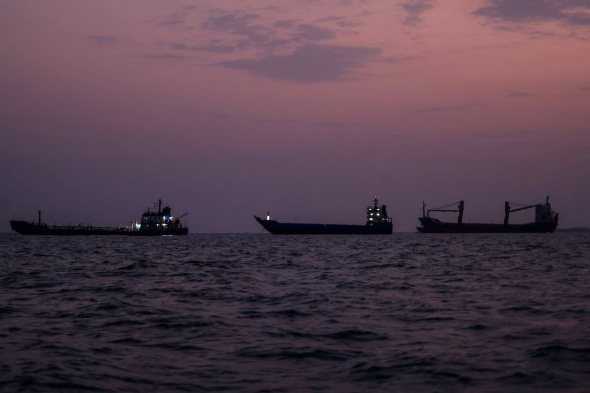 Omani-Led Regional Talks on Reopening Strait of Hormuz Indefinitely Postponed