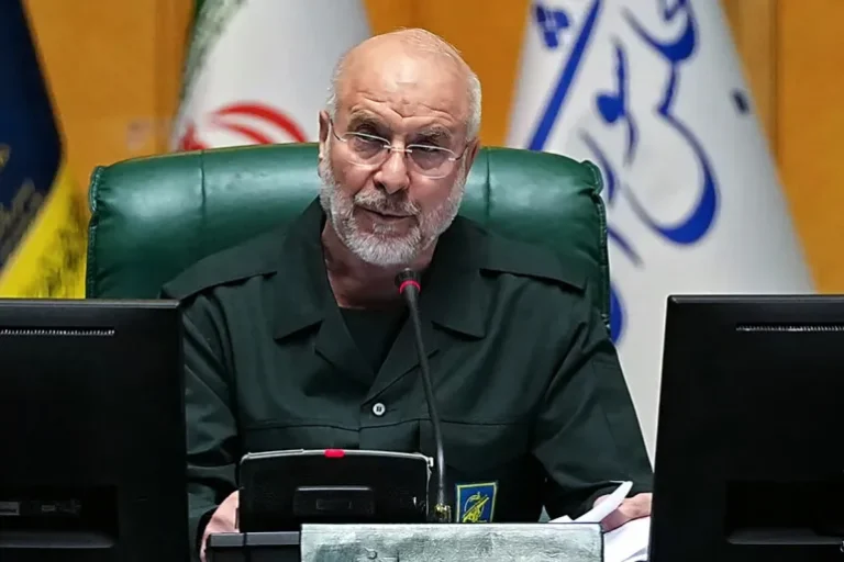 Iran Speaker Mocks US Monetary Policy Amidst Ongoing Conflict