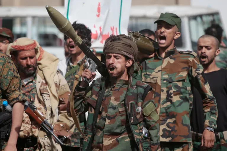 Houthi Military Gains in Yemen Expose Government Weakness Beyond Red Sea Shipping