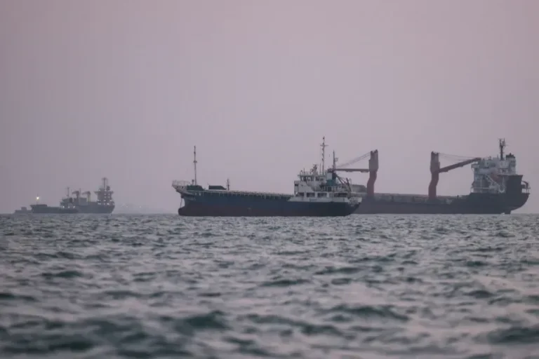 US and Iran Intensify Tanker Conflict Amid Escalating Tensions in the Strait of Hormuz
