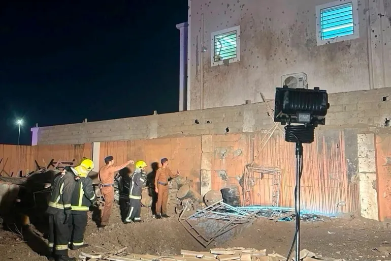 Houthi Projectile Strike in Saudi Arabia Injures Two and Damages Religious Site